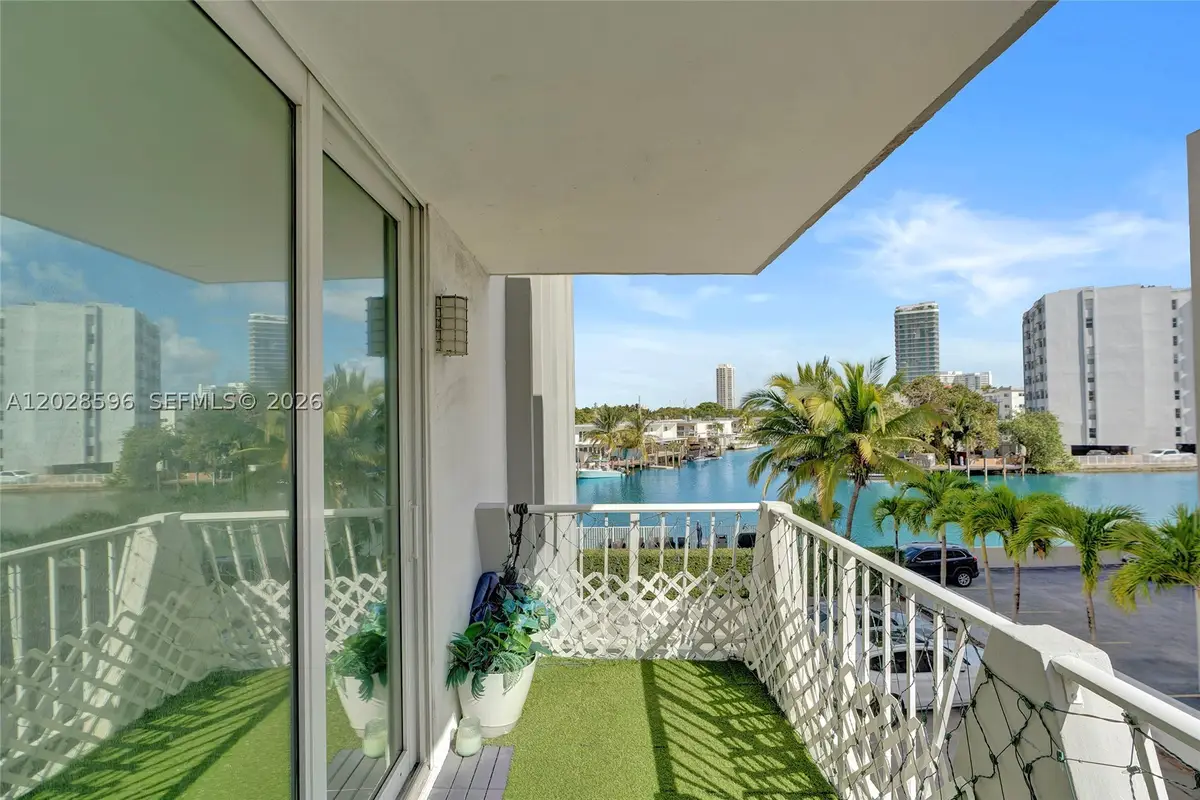 7133 Bay #305, Miami Beach, FL 33141 - #1