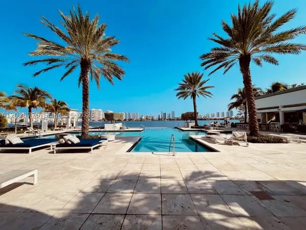 17111 Biscayne #208, North Miami Beach, FL 33160