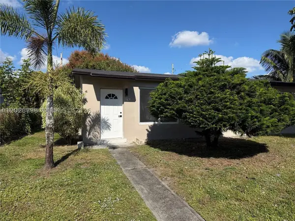 7821 NW 30th, Davie, FL 33024