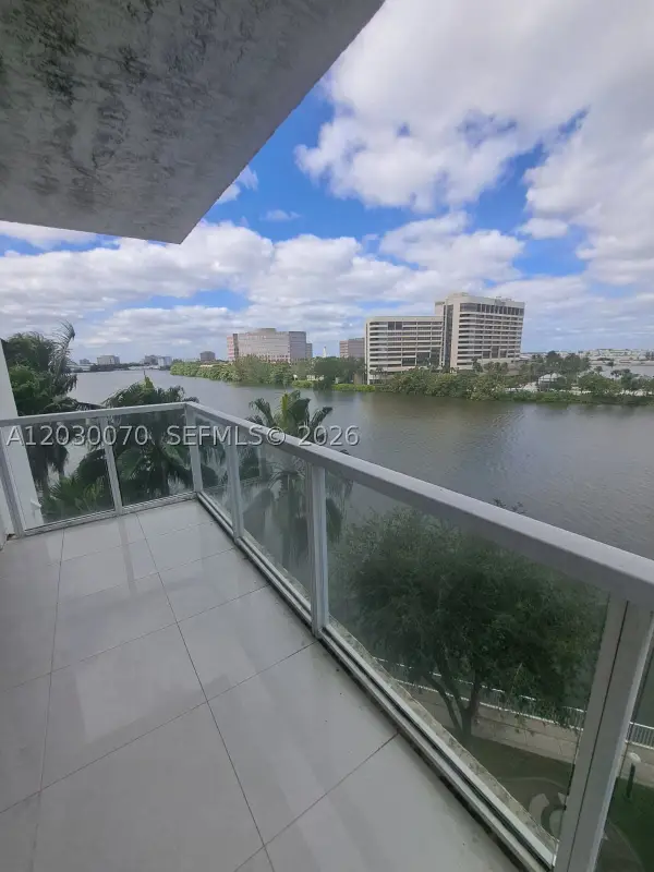 5085 NW 7th #602, Miami, FL 33126