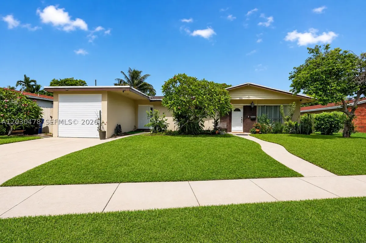 18240 NE 8th, North Miami Beach, FL 33162 - #1