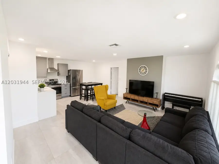 800 NE 2nd, Hallandale, FL 33009 - #2