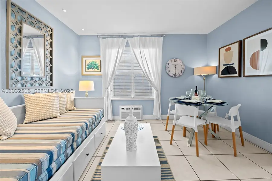 3030 Collins #4E, Miami Beach, FL 33140 - #3