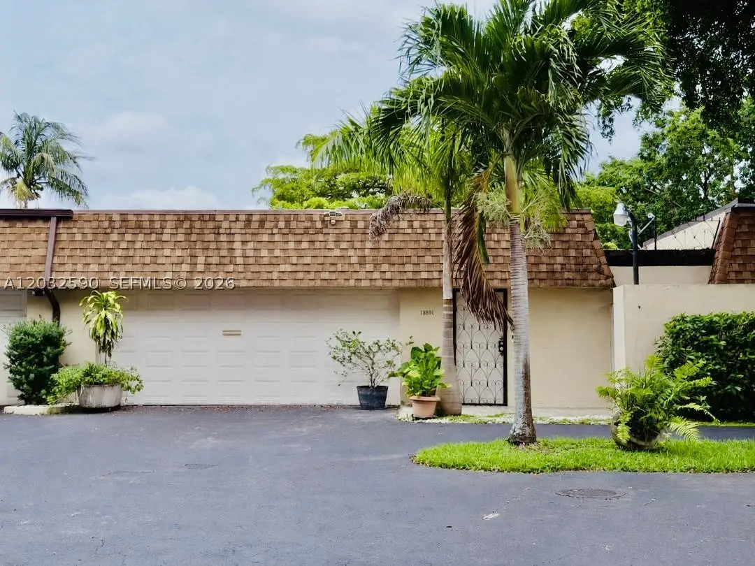 18801 Oakland Hills, Hialeah, FL 33015 - #1
