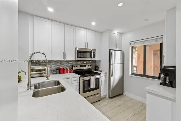 10003 Winding Lake #203, Sunrise, FL 33351