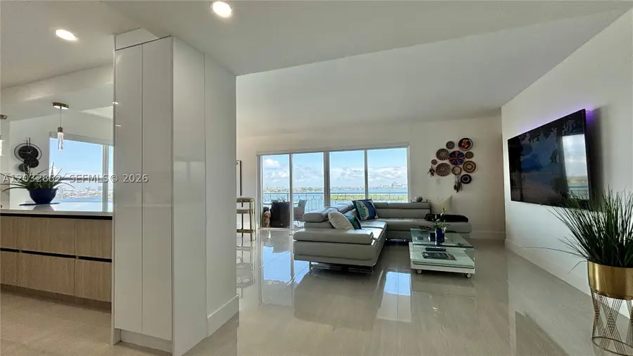 11111 NE Biscayne #16A, Miami, FL 33181 - #3