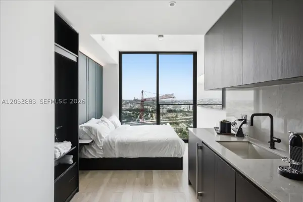 20 NE 11th #4212, Miami, FL 33132