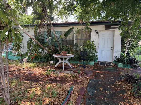 2327 Freedom, Hollywood, FL 33020