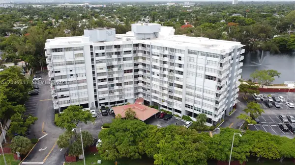 1300 NE Miami Gardens #308E, Miami, FL 33179