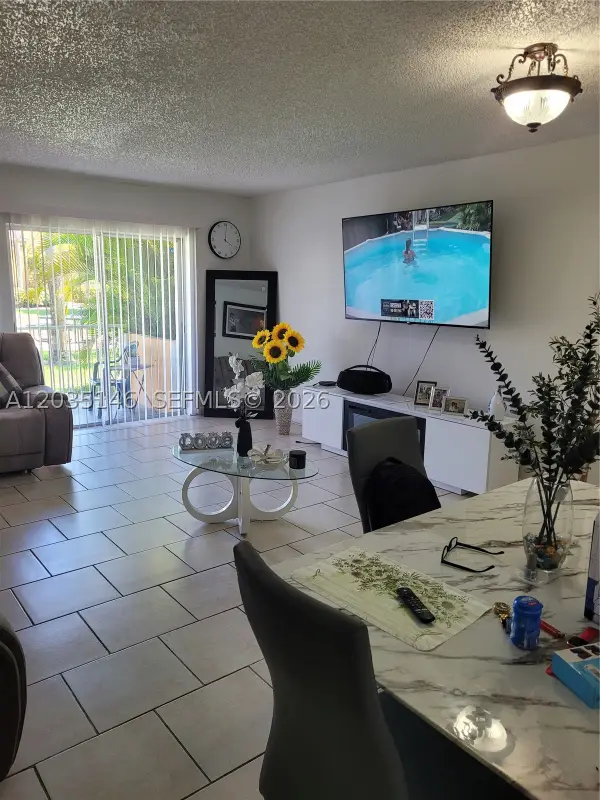 18101 NW 68th #E105, Hialeah, FL 33015