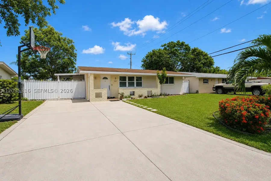 7611 NW 15th, Pembroke Pines, FL 33024 - #2