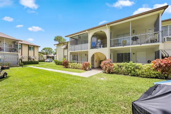 5839 La Pinata #C-2, Greenacres, FL 33463