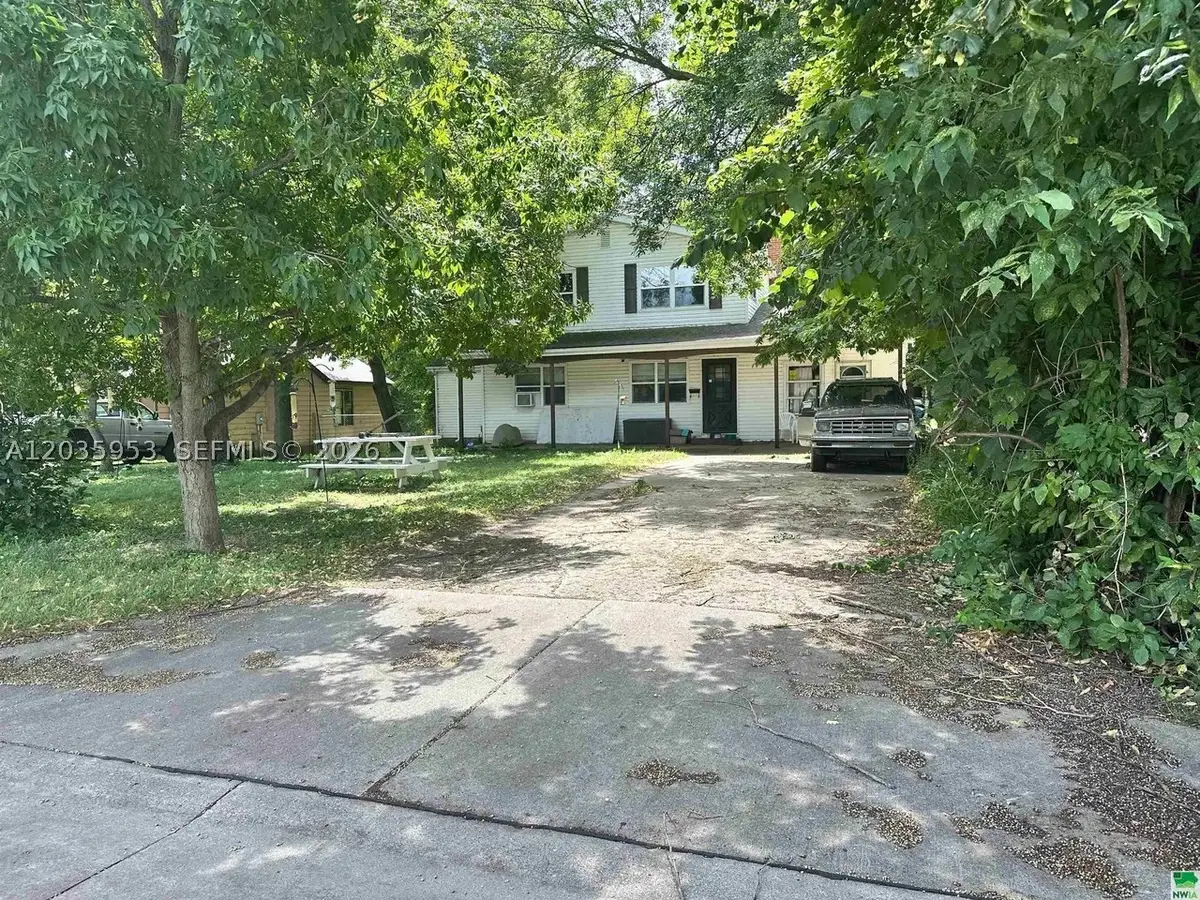 35 Hinshaw, Arnolds Park, IA 51331 - #1