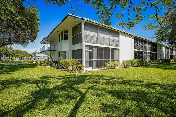 7 Westwood #106C, Tequesta, FL 33469