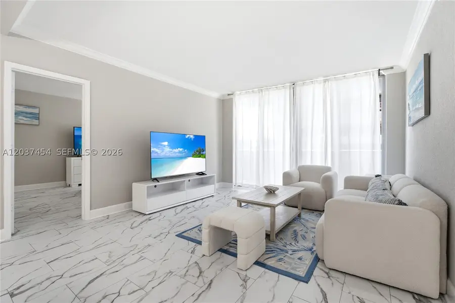 401 69th #313, Miami Beach, FL 33141 - #2
