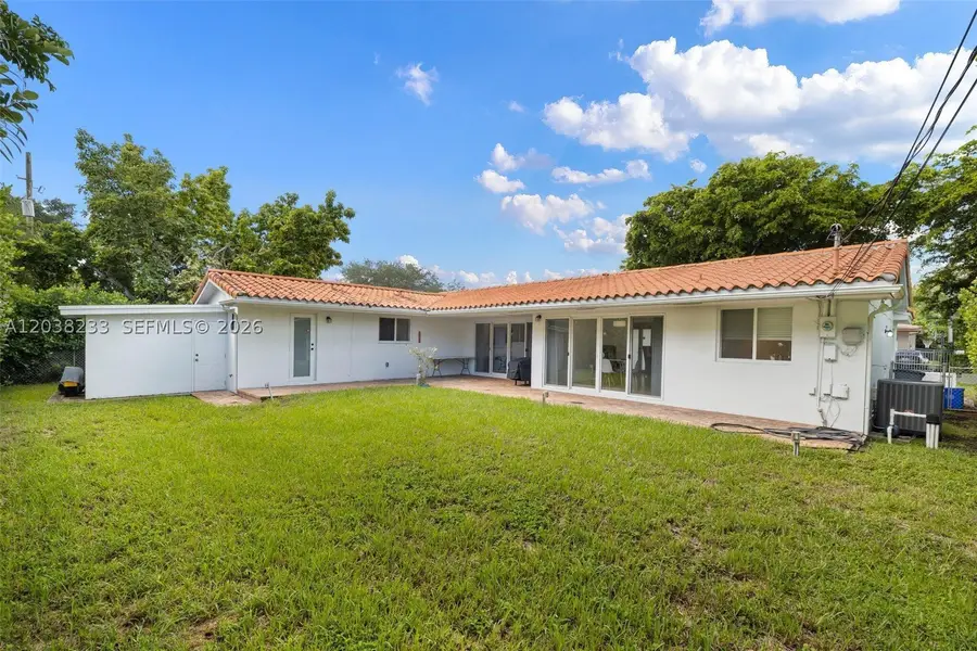 811 Capri, Coral Gables, FL 33134 - #2
