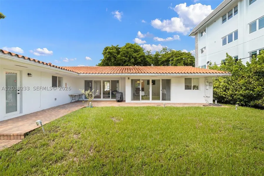 811 Capri, Coral Gables, FL 33134 - #3