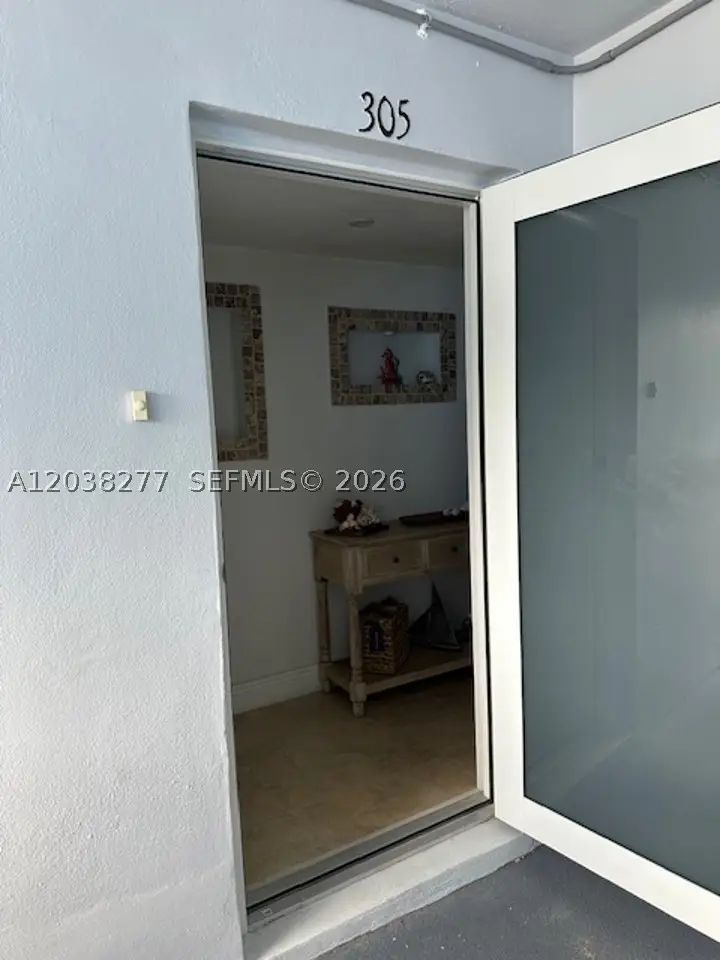 320 S Surf #305, Hollywood, FL 33019 - #2