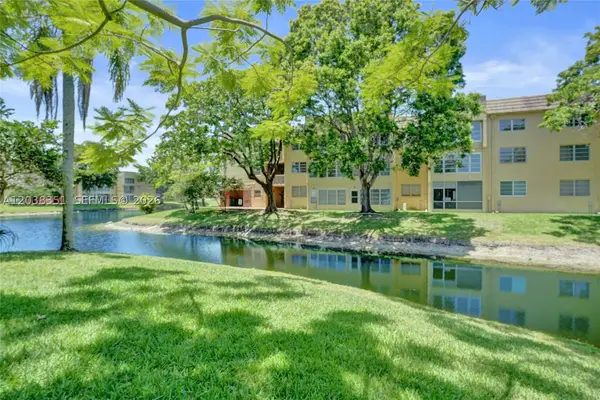 5961 NW 61st #310, Tamarac, FL 33319