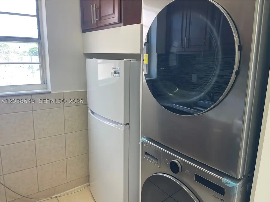 1043 NW 2nd #14, Miami, FL 33128 - #2