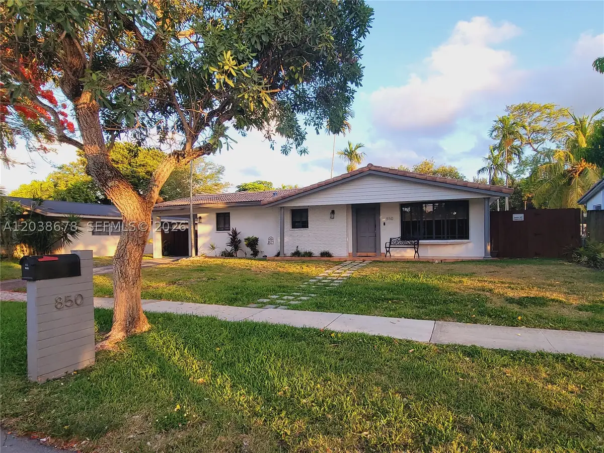 850 NE 182nd, North Miami Beach, FL 33162 - #1