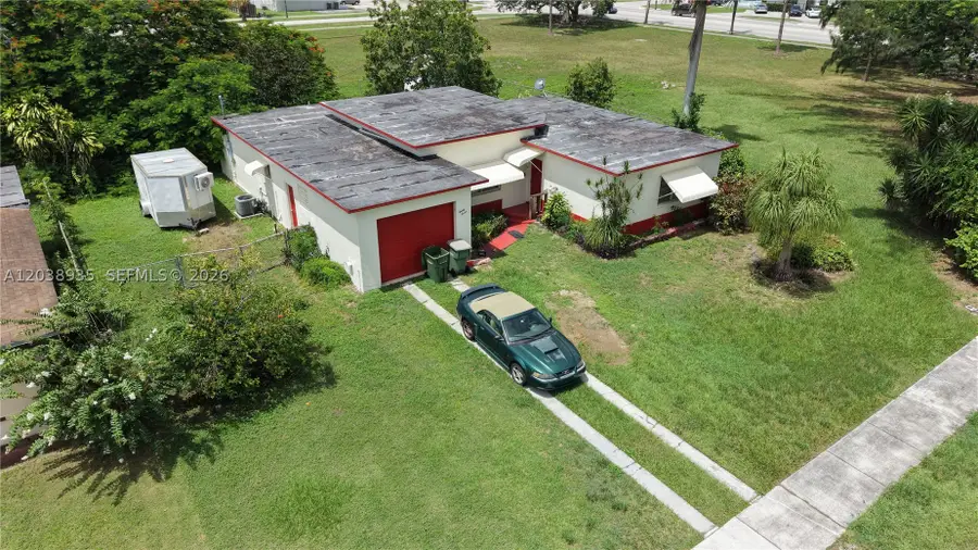 27 NW 18th, Homestead, FL 33030 - #2