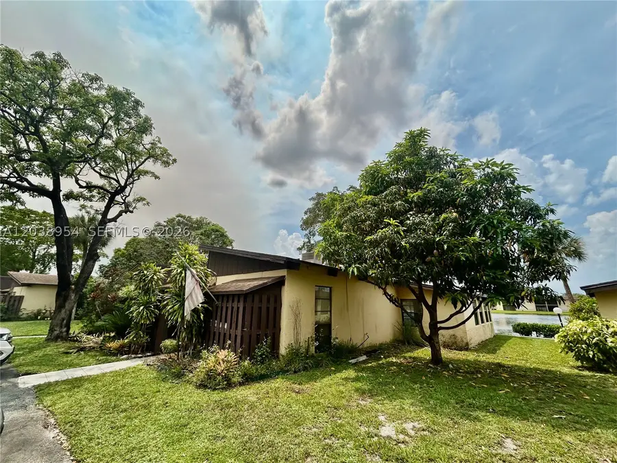 416 Briarwood #2-24, Hollywood, FL 33024 - #3