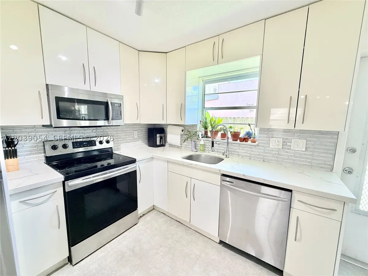 1722 Mayo #105, Hollywood, FL 33020 - #1