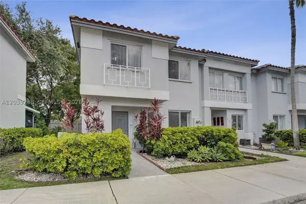 806 NW 208th, Pembroke Pines, FL 33029