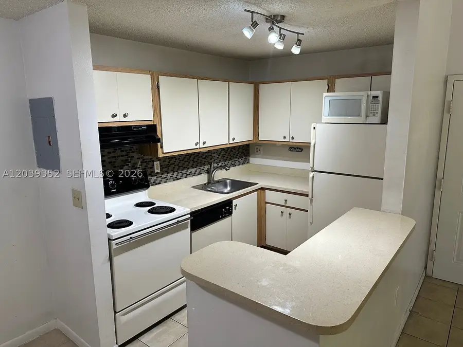 7200 NW 179th #311, Hialeah, FL 33015 - #3