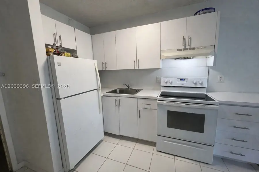 710 Washington #319, Miami Beach, FL 33139 - #3