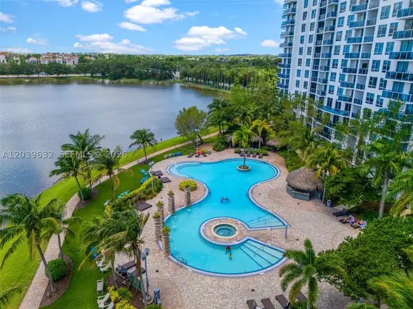 2641 N Flamingo #304N, Sunrise, FL 33323