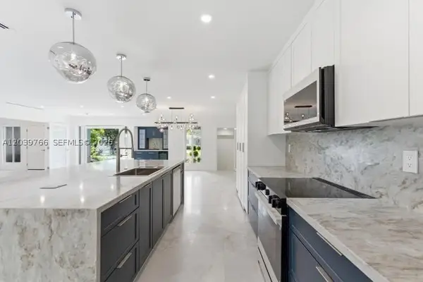 291 E Shore Dr E, Miami, FL 33133