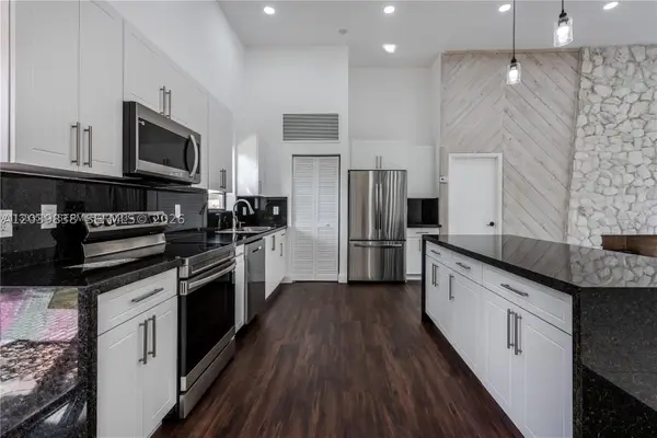 601 Leslie, Hallandale, FL 33009
