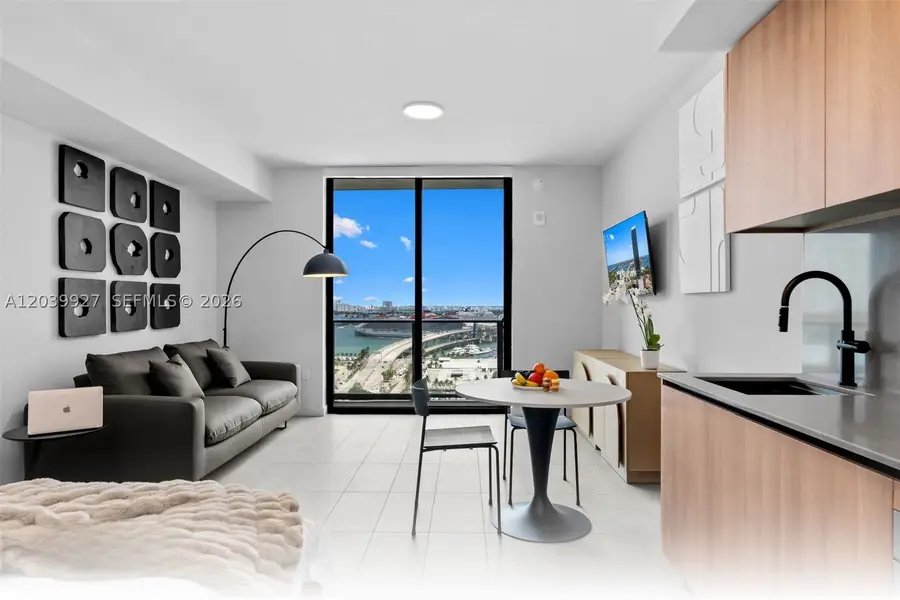 121 NE 5th #3200, Miami, FL 33132 - #3