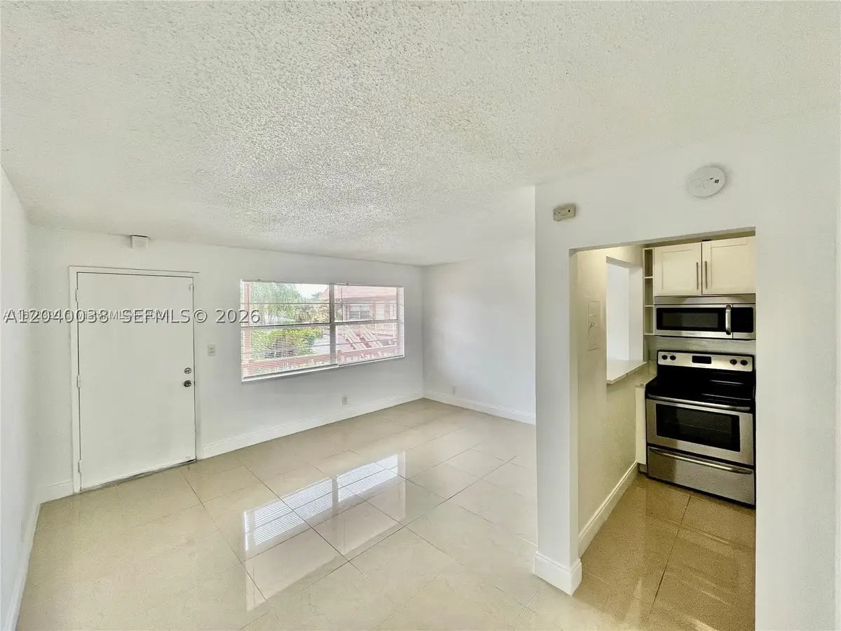 241 SE 9th #207, Pompano Beach, FL 33060 - #1