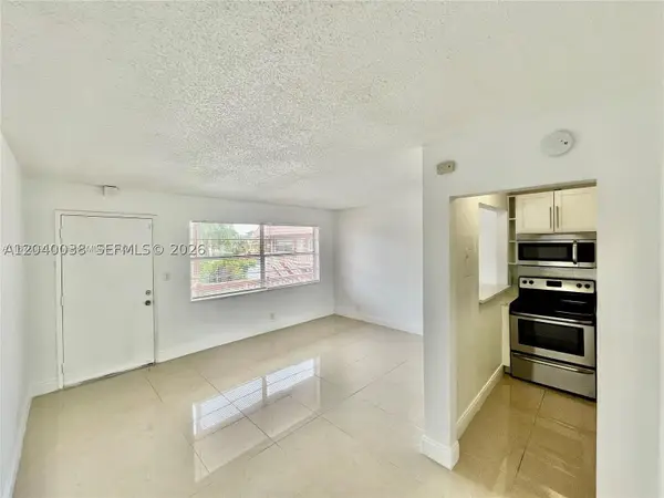 241 SE 9th #207, Pompano Beach, FL 33060