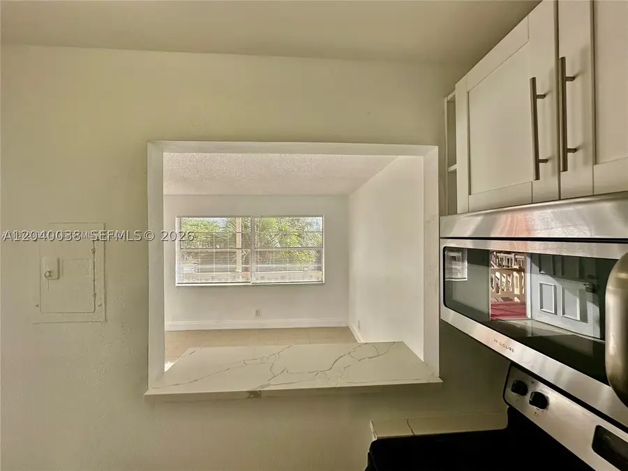 241 SE 9th #207, Pompano Beach, FL 33060 - #2