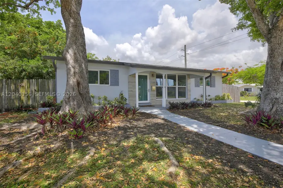 2220 N 40th, Hollywood, FL 33021 - #2