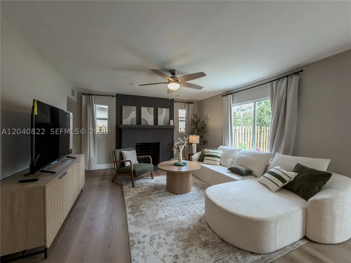 1813 SW 10th, Fort Lauderdale, FL 33312 - #1