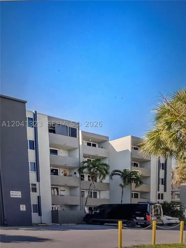 10090 NW 80th #1241, Hialeah Gardens, FL 33016
