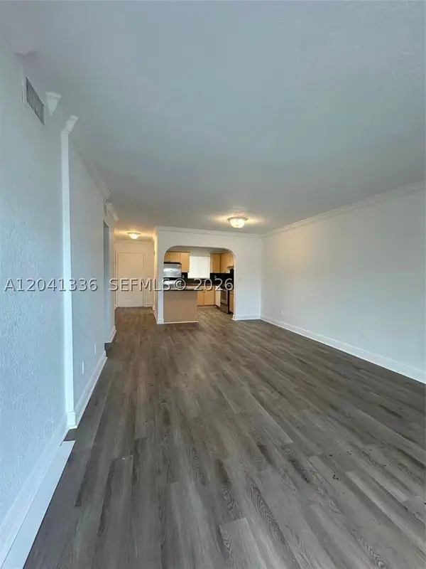 980 NE 170th #214, North Miami Beach, FL 33162