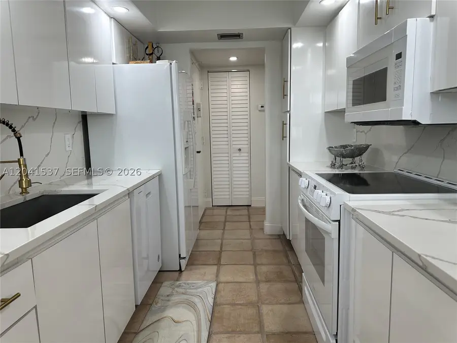 1200 Saint Charles #618, Pembroke Pines, FL 33026 - #3