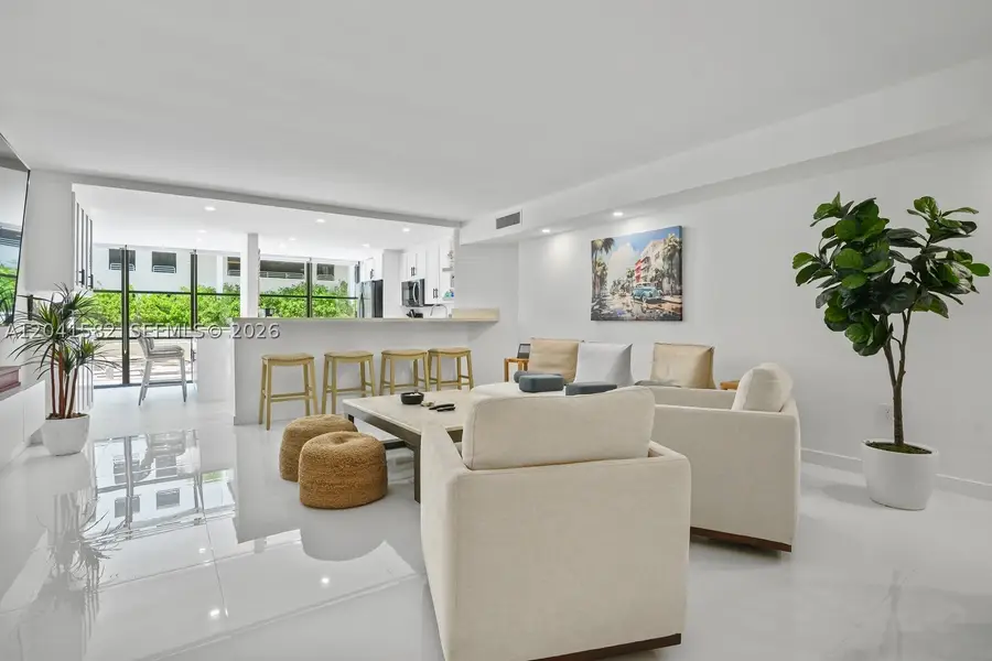 6423 Collins #203, Miami Beach, FL 33141 - #3