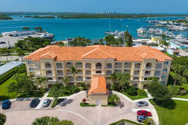 38 Harbour Isle Dr E #104, Fort Pierce, FL 34949