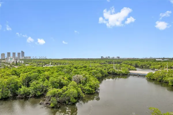 16385 Biscayne #1020, North Miami Beach, FL 33160