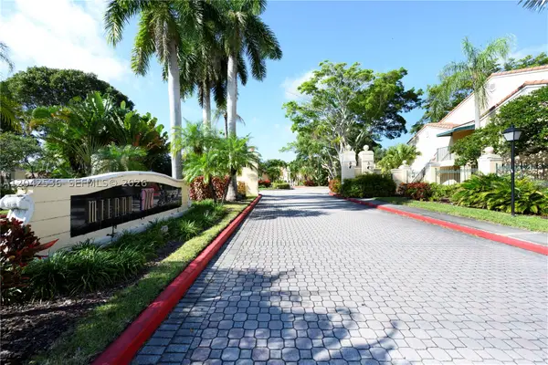 1721 Village #104, West Palm Beach, FL 33409
