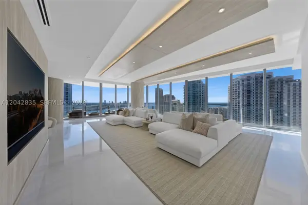 300 Biscayne Boulevard #2701, Miami, FL 33131