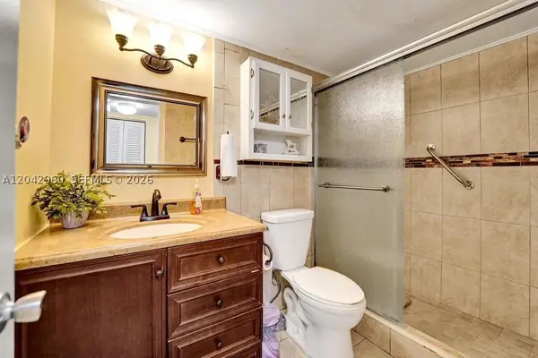 1000 Colony Point #422, Pembroke Pines, FL 33026