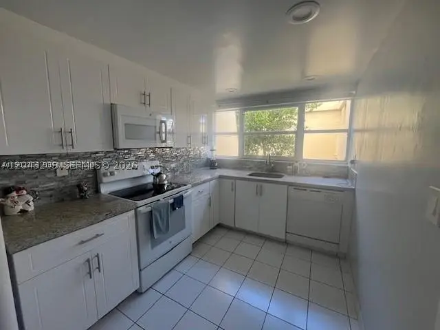 Address Withheld By Seller, Miami, FL 33179 - #3